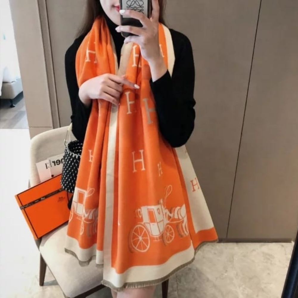 Reversible Stylish Warm Cashmere/Shawl - Picture 8 of 15